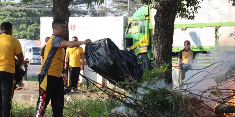 Sambut Hari Bhayangkara Ke-80, Polres Kudus Hijaukan Terminal Jati dan Salurkan 100 Paket Bansos