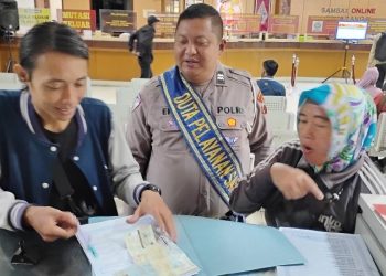 Duta Pelayanan dan Petugas Samsat Semarang 2 Bersinergi, Wajib Pajak Rasakan Layanan yang Lebih Nyaman