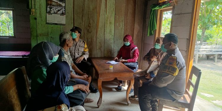 Cegah Penyebaran TB Paru, Polsek Juwangi dan Puskesmas Lakukan Skrining Kontak Serumah di Desa Ngaren