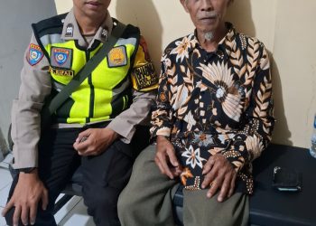 Lansia Asal Tegal Tersesat Usai Berwisata di Celosia, Ditemukan Selamat di Alun-alun Lama Ungaran.
