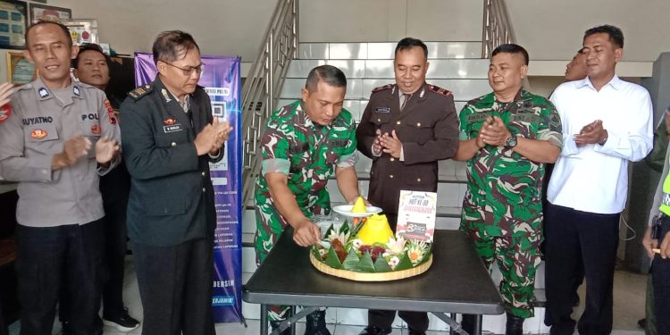 Danramil 03 Serengan dan Anggota Datangi Mapolsek Serengan