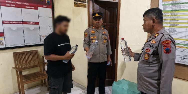 Polsek Karangawen Sita 130 Botol Arak, Polres Demak Tegaskan Perang terhadap Es Moni