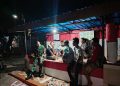 Tingkatkan Keamanan Malam Hari, Babinsa Koramil Tirtomoyo Patroli Bersama Linmas