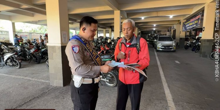 Senyum, Sapa, dan Solusi! Duta Pelayanan Samsat Semarang 2 Jadikan Urus STNK Lebih Mudah dan Nyaman
