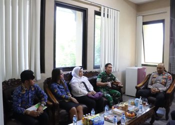 Bangun Soliditas TNI-Polri, Kapolres Kendal Silaturahmi ke Kodim 0715 Bersama Kesbanglinmas