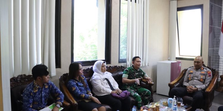 Bangun Soliditas TNI-Polri, Kapolres Kendal Silaturahmi ke Kodim 0715 Bersama Kesbanglinmas