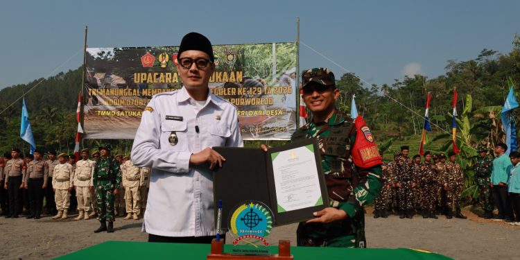 Wakil Bupati Purworejo Resmi Buka TMMD Reguler ke-129 Kodim 0708/Purworejo di Desa Watuduwur