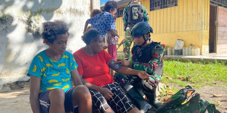 Kepedulian TNI Terhadap Kualitas Kesehatan di Ujung Timur Indonesia