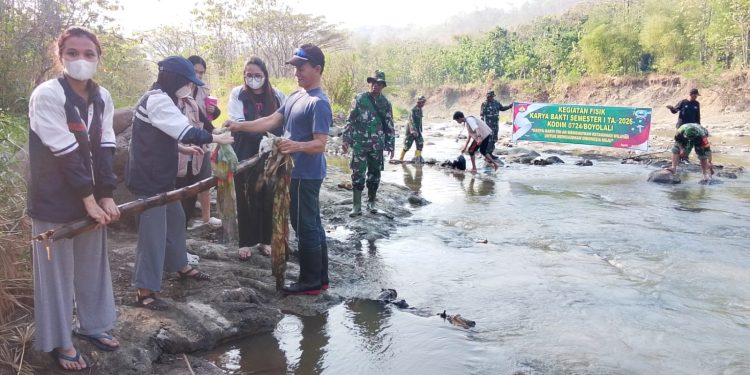 Aksi Nyata Kodim 0724/Boyolali Selamatkan Sungai Serang dari Tumpukan Sampah Demi Cegah Banjir