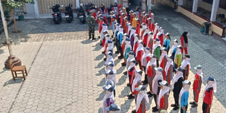 Masa MPLS, Puluhan Siswa SMK Pancasila 5 Wonogiri Dilatih Tentara