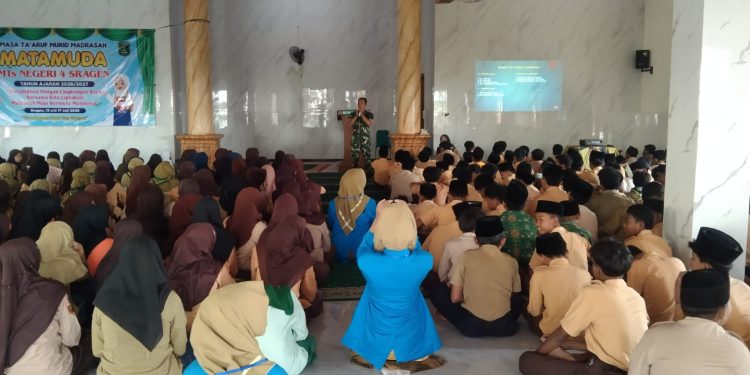 Kodim Sragen Tanamkan Nilai Kebangsaan kepada 316 Siswa MTsN 4, Bentengi Pelajar dari Pengaruh Negatif