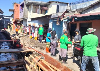 Satgas TMMD Sengkuyung Tak Kenal Hari Libur, Bersama Masyarakat dan Ormas Terus Genjot Kerjakan Pengecoran