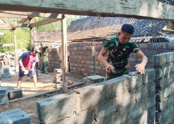 Sentuhan Tangan Prajurit TMMD, Rumah Impian Mahyadi Mulai Berdiri di Watuduwur