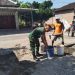 Gotong Royong Bangun Rumah Warga, Babinsa Nogosari Perkuat Kemanunggalan TNI dan Rakyat