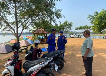 Polairud Pati Patroli Wisata Air Poncodan Waduk Seloromo, Ingatkan Pengunjung Utamakan Keselamatan
