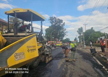 PT Praba Mas Hill Respons Cepat Keluhan Warga, Perbaiki Jalan Abdul Rahman Saleh Kalipancur