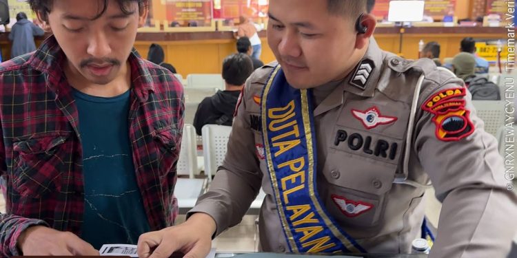 Jangan Tunggu Jatuh Tempo! Duta Pelayanan Ditlantas Polda Jateng Siap Memudahkan Pengesahan dan Perpanjangan STNK di Samsat Semarang 2