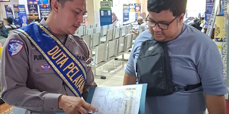 Jangan Tunda Kewajiban Anda! Nikmati Kemudahan dan Pendampingan Duta Pelayanan Ditlantas Polda Jateng Saat Mengurus STNK di Samsat Semarang 2