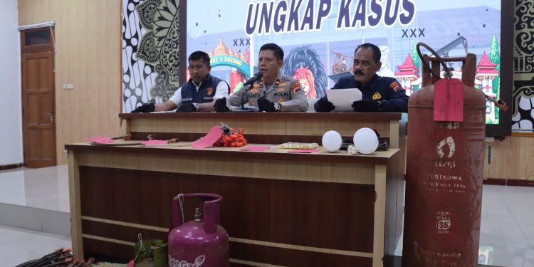 Polres Blora Bongkar Praktik Pengoplosan Gas LPG Bersubsidi di Kunduran, Ratusan Tabung Disita
