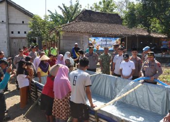Polres Boyolali Salurkan Bantuan Air Bersih untuk Warga Wonosegoro