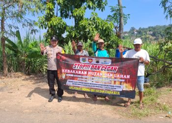 Cegah Karhutla di Musim Kemarau, Polsek Dawe Edukasi Warga Tingkatkan Kewaspadaan