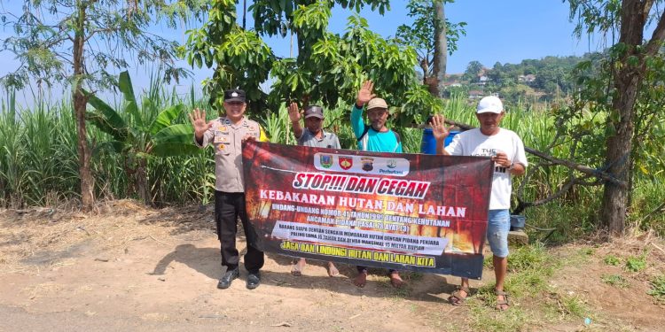 Cegah Karhutla di Musim Kemarau, Polsek Dawe Edukasi Warga Tingkatkan Kewaspadaan