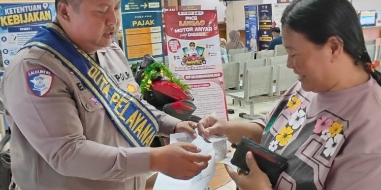 Senyum, Sapa, dan Solusi! Pelayanan Humanis Samsat Semarang 2 Jadikan Pengurusan STNK Lebih Mudah