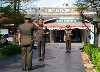 Tutup Dikmaba Infanteri TNI AD Gelombang II TA 2026, Pangdam IV/Diponegoro Tekankan Profesionalisme dan Pengabdian
