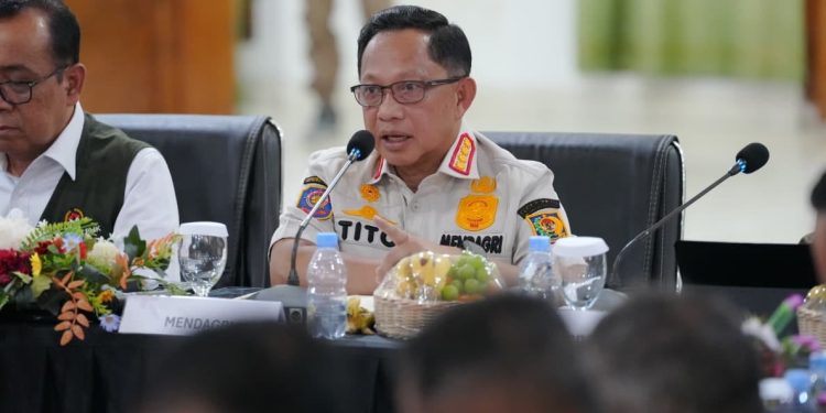 Mendagri Pastikan Penanganan Pascagempa NTT Fokus Pulihkan Layanan Dasar dan Percepat Pendataan
