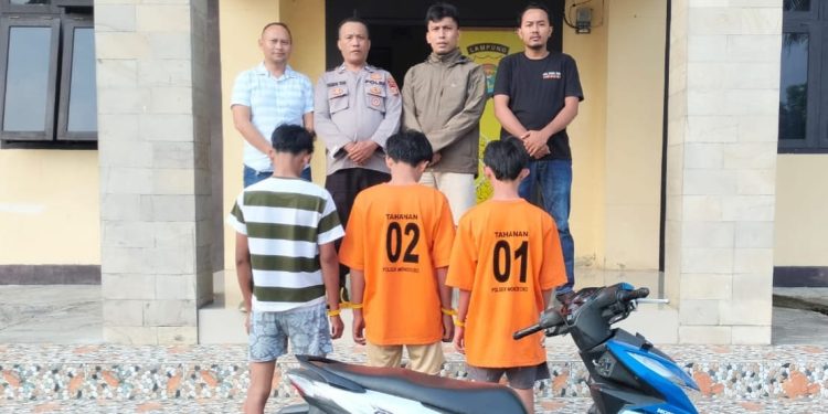 Polsek Wonosobo Amankan Tiga Pelajar Diduga Pelaku Jambret iPhone dan Uang Rp700 Ribu di Jalinbar Tanggamus