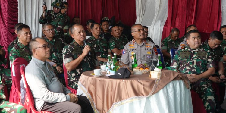 Pangdam IV/Diponegoro Pimpin Karya Bakti di Kali Banger, Turun Langsung Bersama Warga Bersihkan Lingkungan