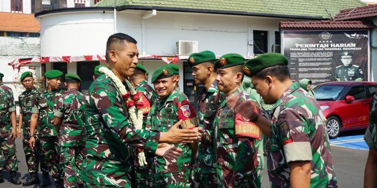 Usai Pimpin Upacara HUT ke-81 RI di Istana, Dandim Kota Semarang Disambut Penuh Kebanggaan