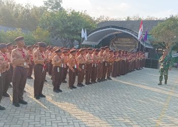 Sebanyak 120 Siswa MI Miftahul Falah Digembleng PBB dan Wawasan Kebangsaan Oleh Koramil 21 Bulukerto