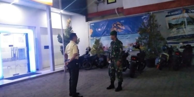 Patroli Malam Koramil 02 Selogiri Perkuat Keamanan di Obyek Vital