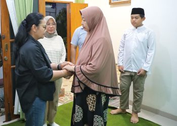 Takziah ke Rumah Duka, Wali Kota Agustina Dampingi Keluarga Korban Kebakaran Banyumanik