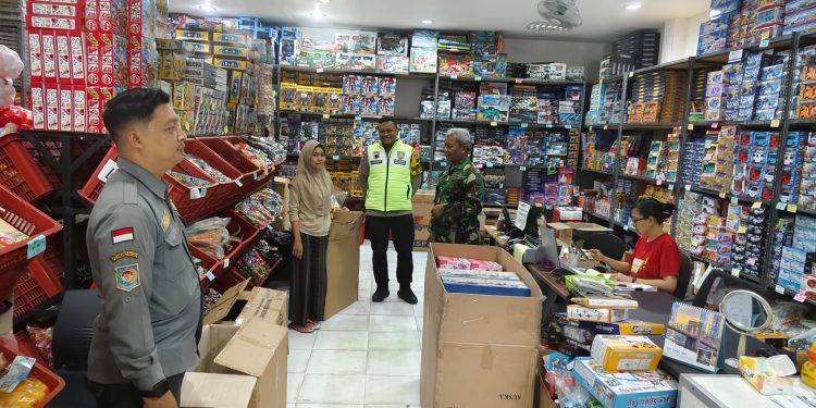 Patroli Bersama di Wilayah Binaan, Wujudkan Kekompakan Tiga Pilar