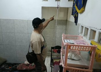 Perempuan Ditemukan Meninggal di Rumah, Polisi Lakukan Penanganan di Pudakpayung