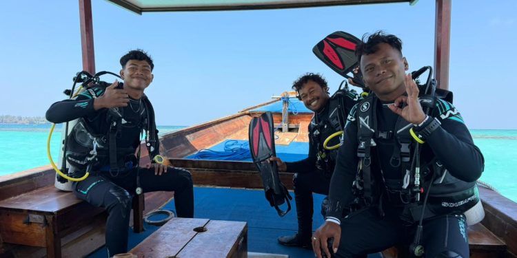 Bandara Ahmad Yani Semarang Bekali Warga Karimunjawa dengan Pelatihan Diving Gratis