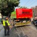 Diduga Rem Blong, Mobil Crane Tabrak Empat Sepeda Motor di Jalan Sumpah Pemuda Surakarta