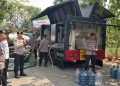 Brimob Polda Jateng Serentak Salurkan Air Bersih bagi Warga Terdampak Kekeringan di Berbagai Wilayah Jawa Tengah