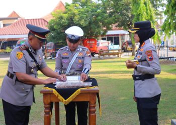 Penyegaran Organisasi, Kapolres Kendal Pimpin Upacara Sertijab Tiga Kasat dan Penyerahan Jabatan Kabagren