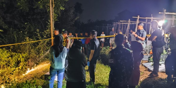 Curiga gundukan tanah saat cari rumput pakan ternak, warga Bandungan temukan bayi.