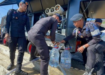 Brimob Polda Jateng Intensifkan Pendistribusian Air Bersih di Sejumlah Daerah Terdampak Kekeringan