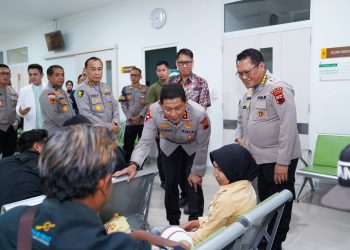 Kunjungi Anak Penderita CTEV di RS Bhayangkara Semarang, Kapolda Jateng Berikan Semangat dan Tumbuhkan Harapan Bisa Beraktivitas Normal Lagi