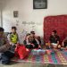 Polsek Paguyangan Hadir di Tengah Musibah, Bantu Korban Kebakaran