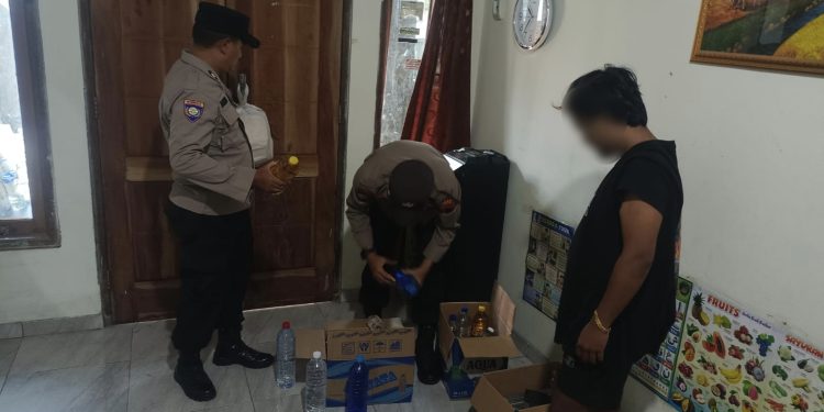 Polisi Sita 40 Botol Miras dari Dua Penjual di Dawe Kudus