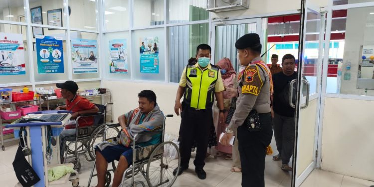 Pengemudi Sakit di Perjalanan, Layanan 110 Polresta Pati Gerak Cepat Beri Pertolongan