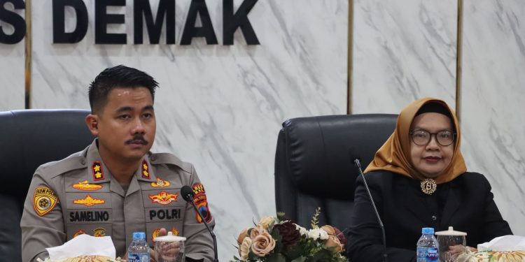 Polres Demak Latih Personel Tangani Komplain Secara Humanis