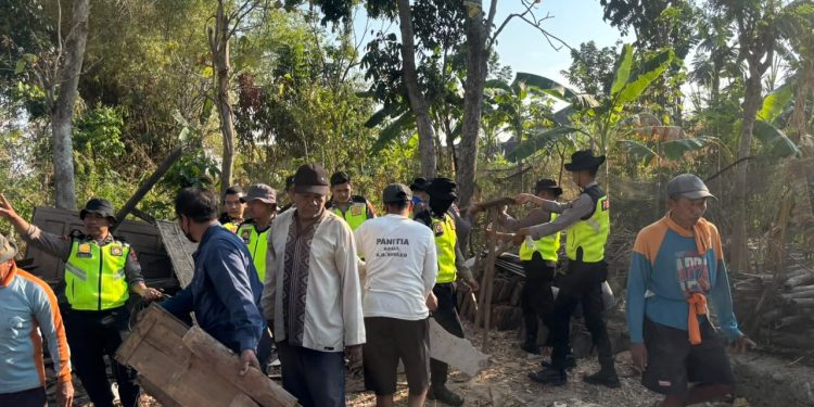 Musibah Angin Puting Beliung di Bodeh, Polisi Pati Bergerak Bantu Warga