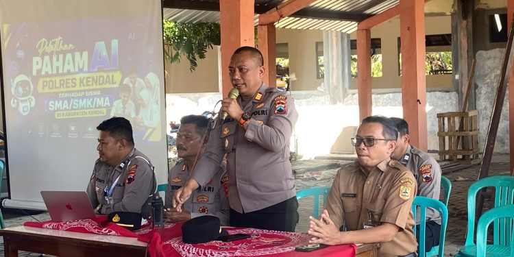 Polres Kendal Sosialisasikan AI ke 337 Pelajar SMA di Sukorejo